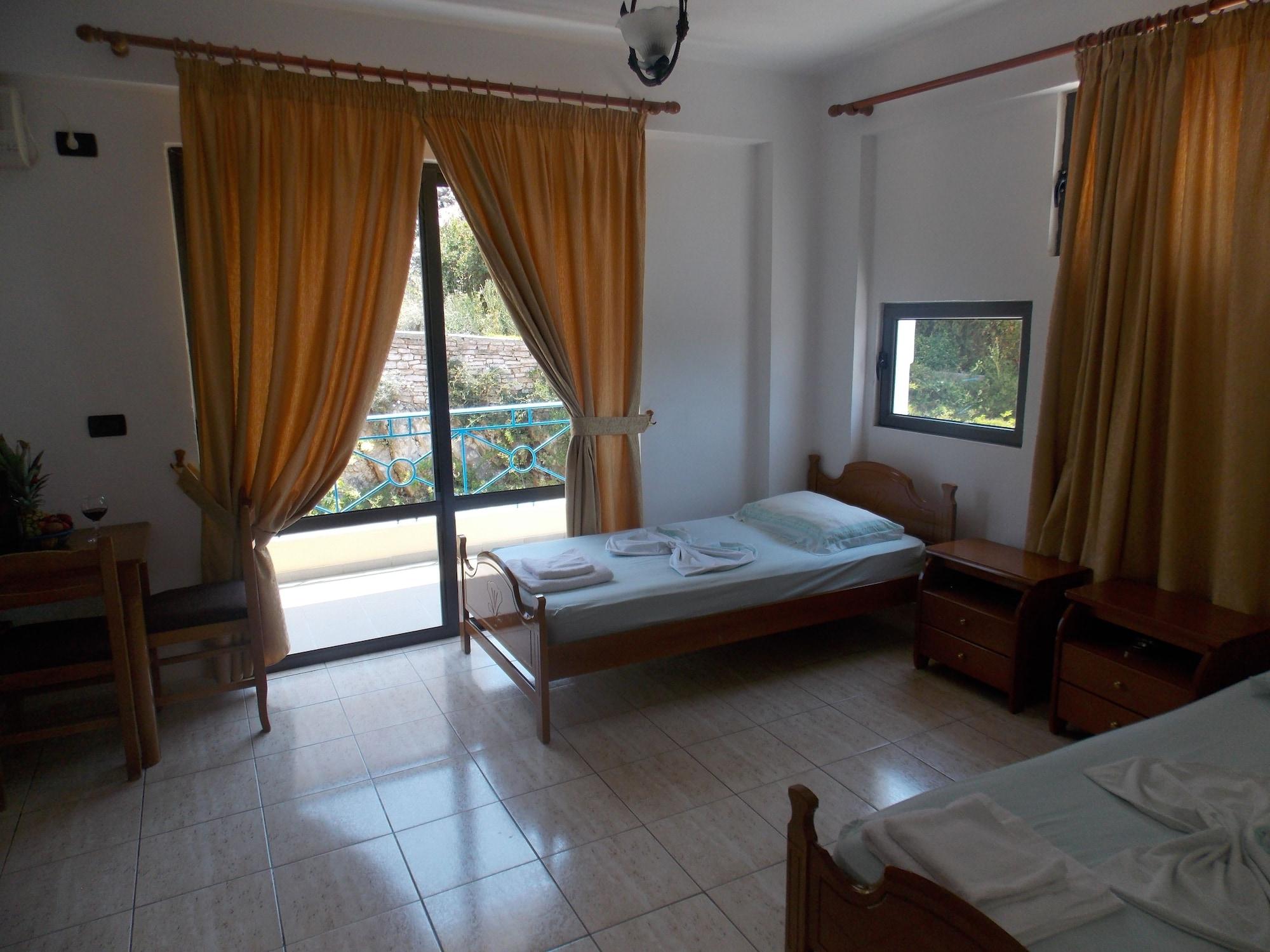 Blue Residence Sarandë Esterno foto