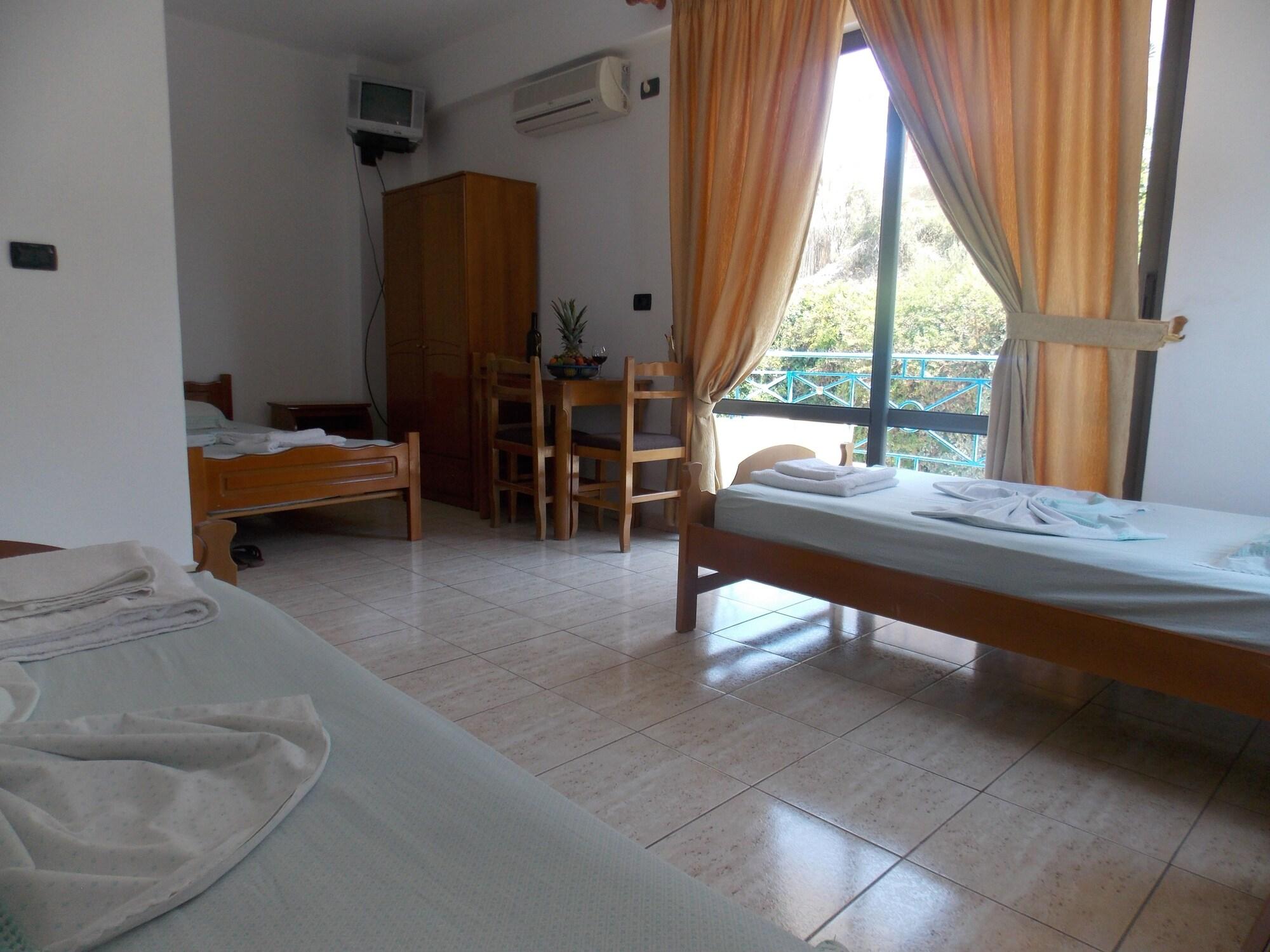 Blue Residence Sarandë Esterno foto
