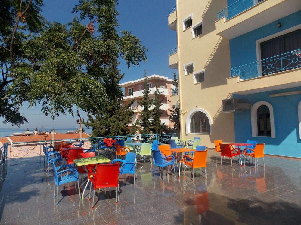 Blue Residence Sarandë Esterno foto
