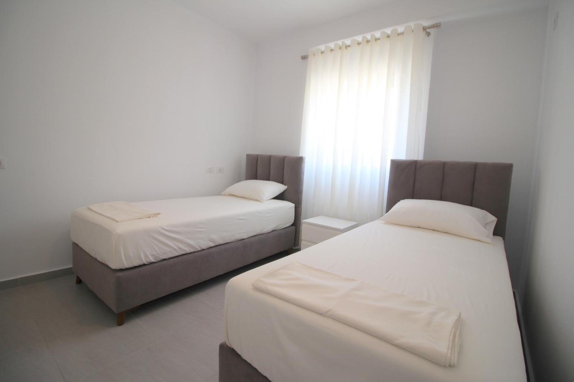Blue Residence Sarandë Esterno foto