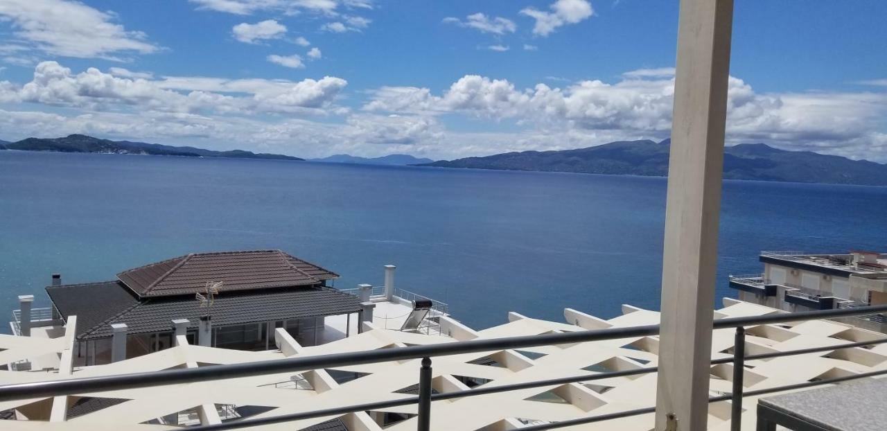 Blue Residence Sarandë Esterno foto
